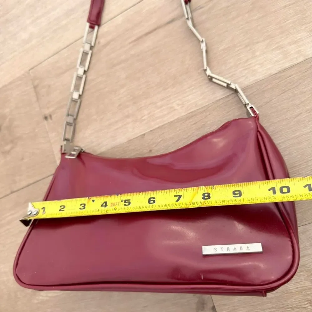 Strada VTG Cherry Red Vegan Leather Shoulder Bag W Silver Chain Strap Purse 90's - Picture 7 of 8
